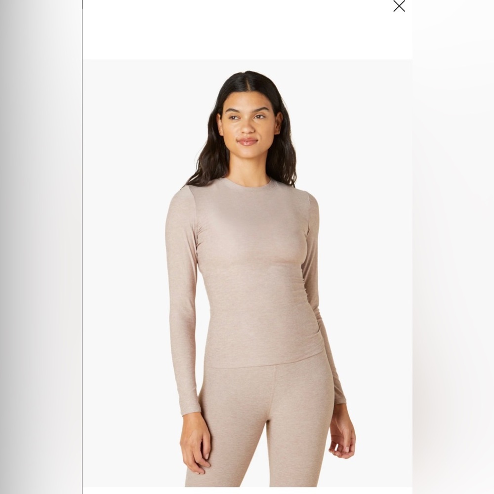 Beyond Yoga Featherweight Inner Circle Pullover